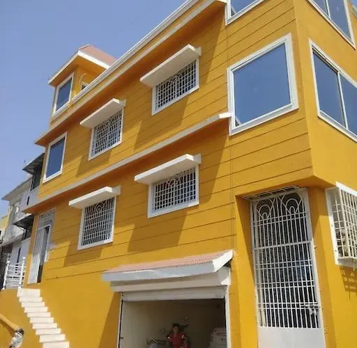 1Bhk Ac Service Apartment 301