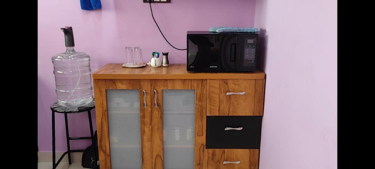 1bhk Ac Service 301 Apartment *
