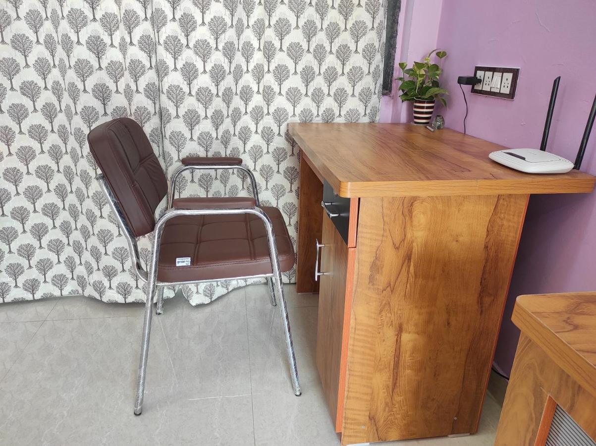 Apartment 1bhk Ac Service 301