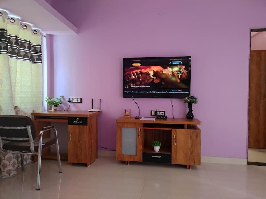 Apartment 1bhk Ac Service 301