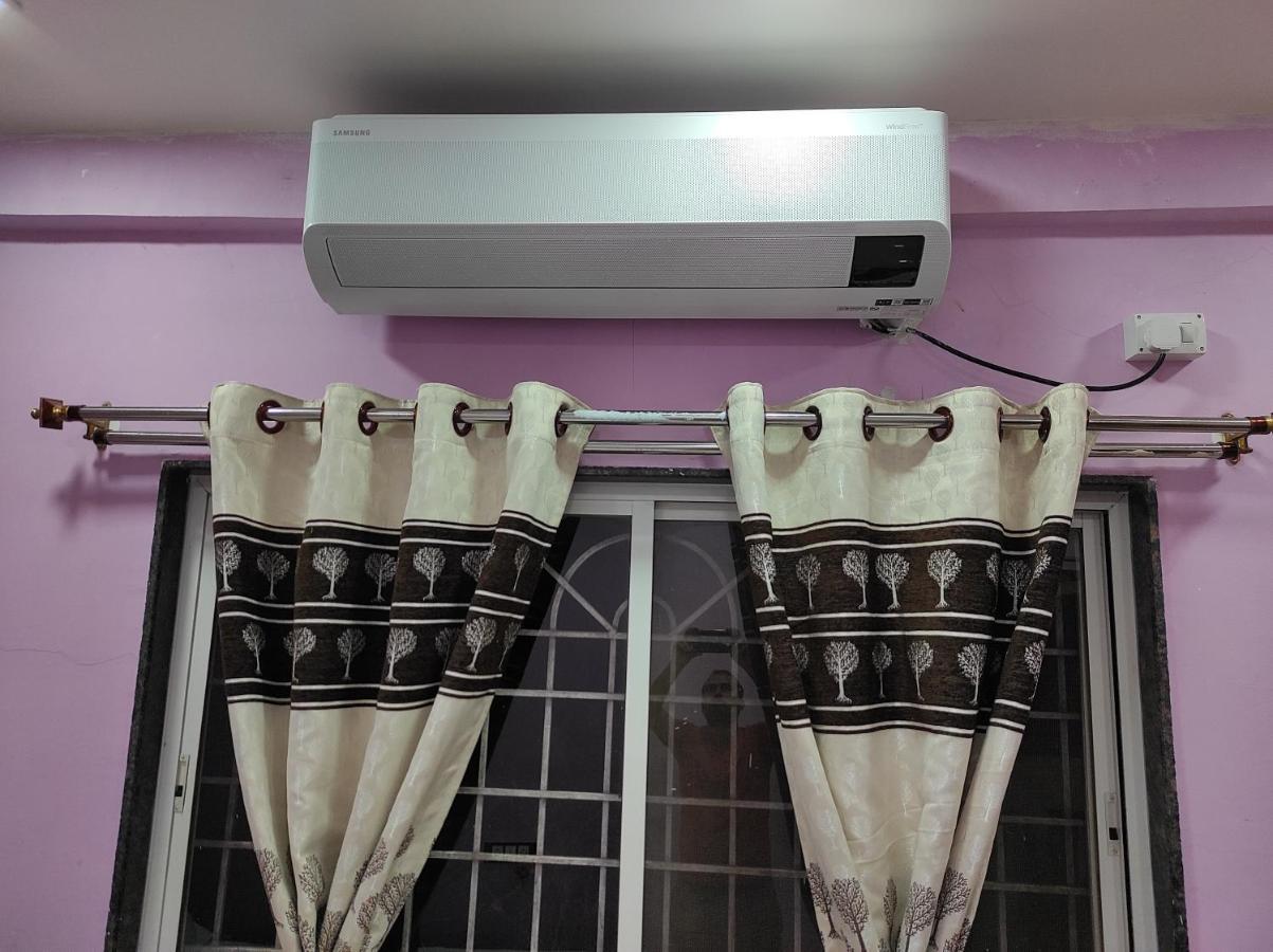 1bhk Ac Service 301 Apartment *